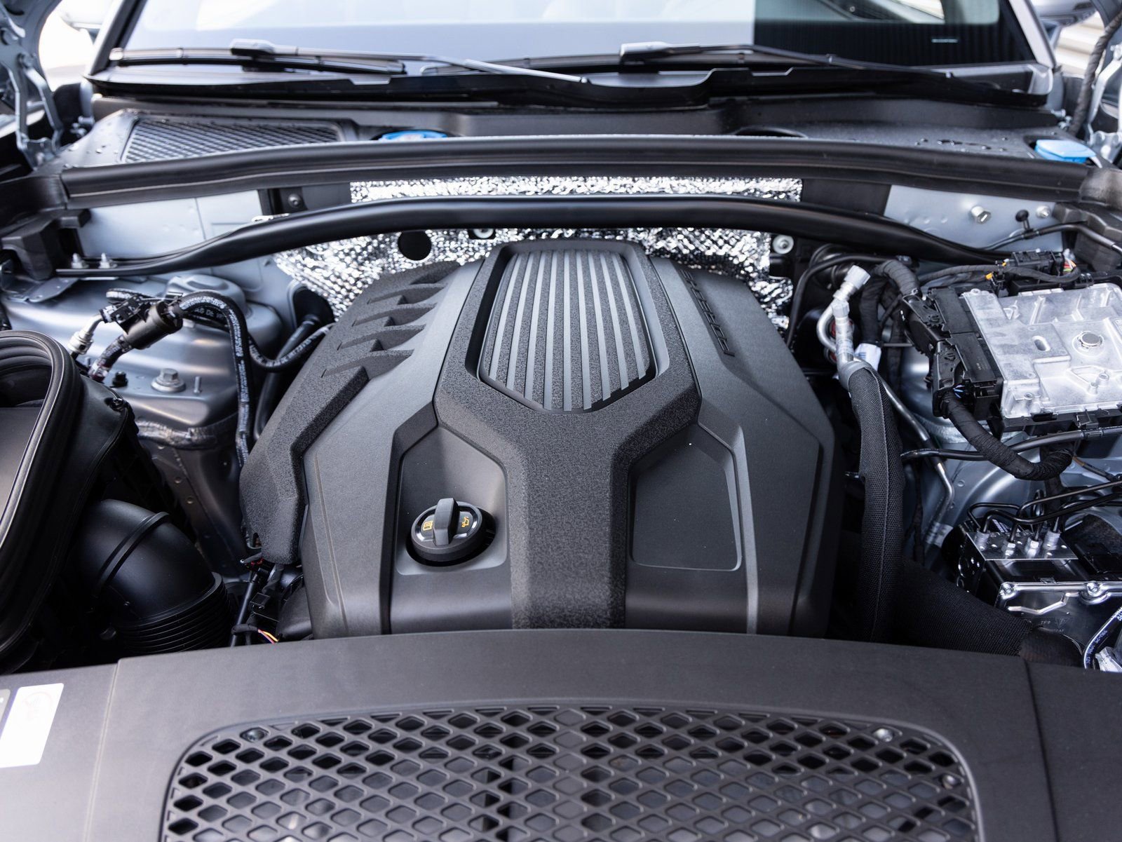 Certified 2026 Porsche Macan AWD/4WD image 36