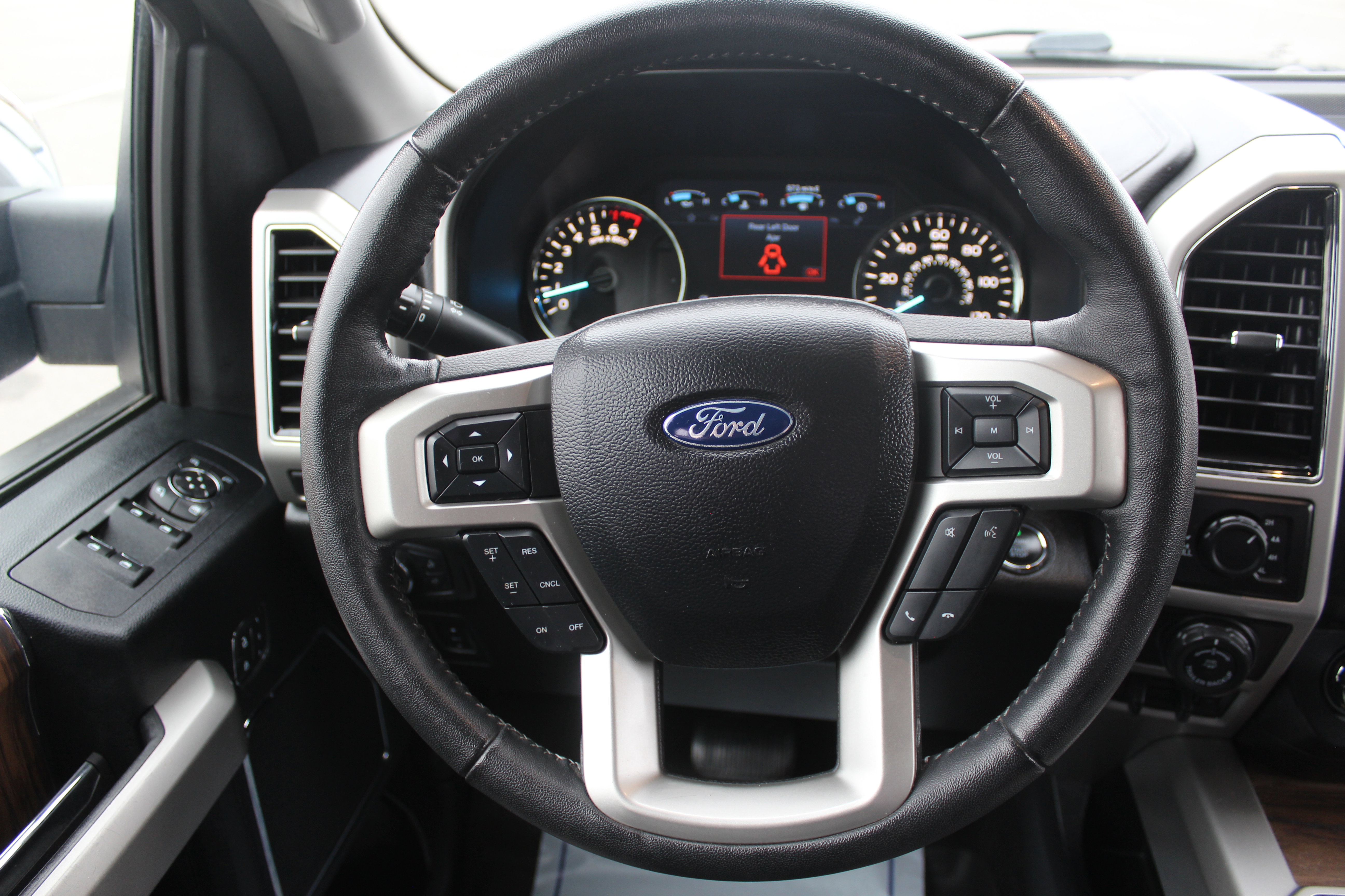 Used 2020 Ford F150 Lariat image 24