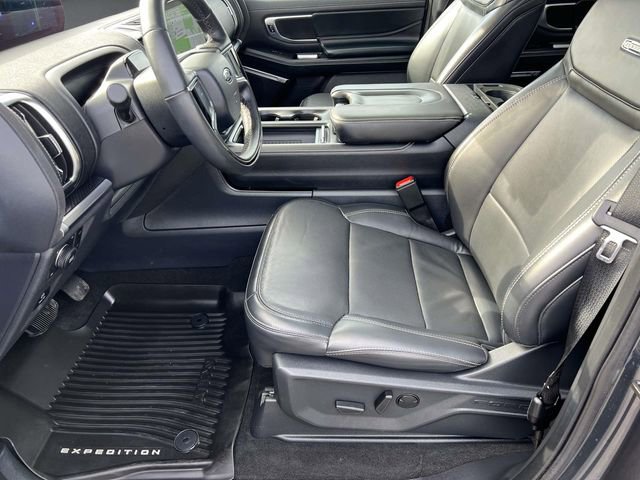 Certified 2025 Ford Expedition Platinum w/ Stealth Appearance Package image 24