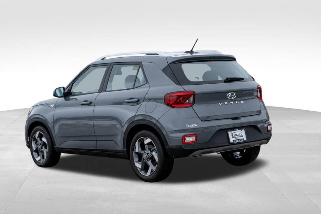 Certified 2023 Hyundai Venue SEL image 5