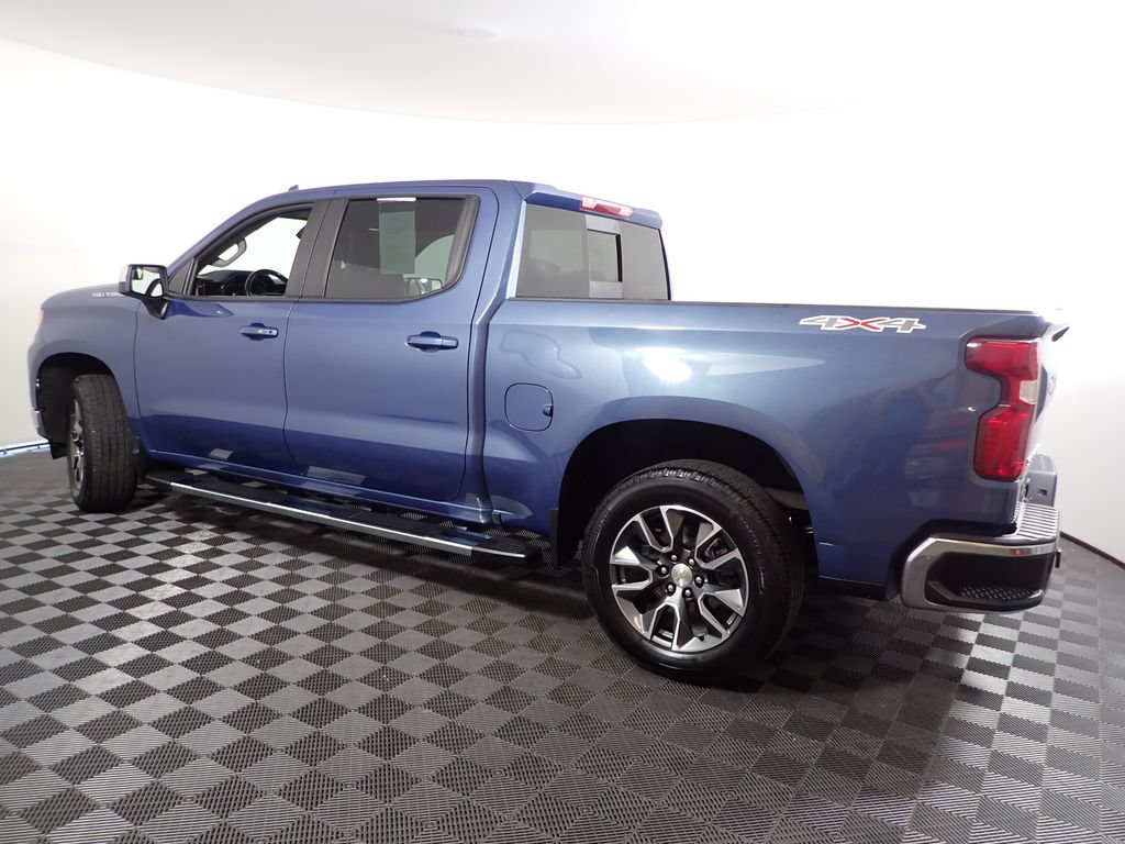 Used 2024 Chevrolet Silverado 1500 LT w/ Convenience Package II AWD/4WD image 11