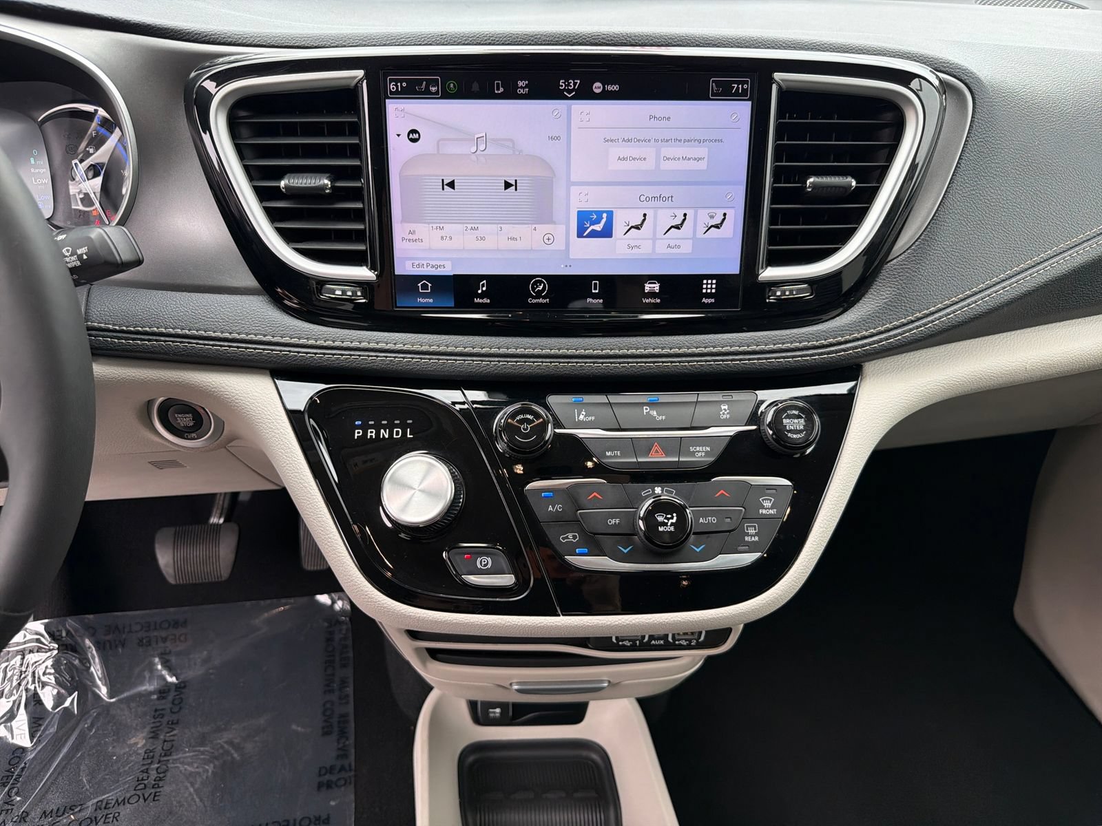 Used 2023 Chrysler Pacifica Touring-L FWD image 19