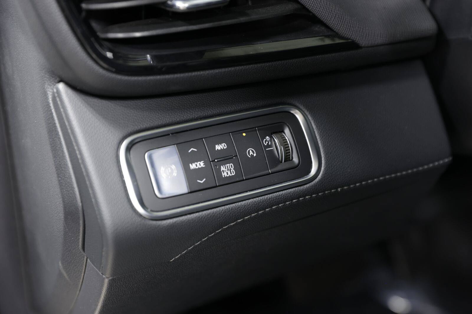 Certified 2026 Buick Enclave Sport Touring AWD/4WD image 38