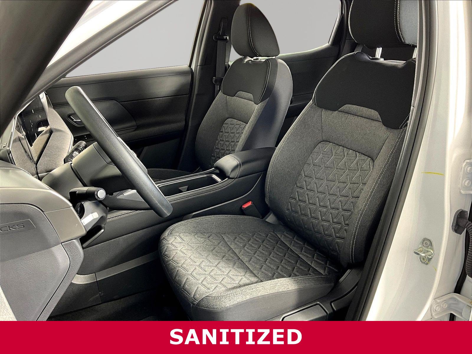 Certified 2025 Nissan Kicks SV AWD/4WD image 19
