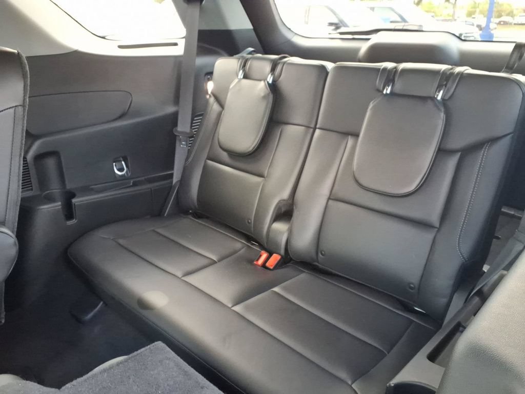Used 2024 Ford Explorer XLT w/ Equipment Group 202A AWD/4WD image 11