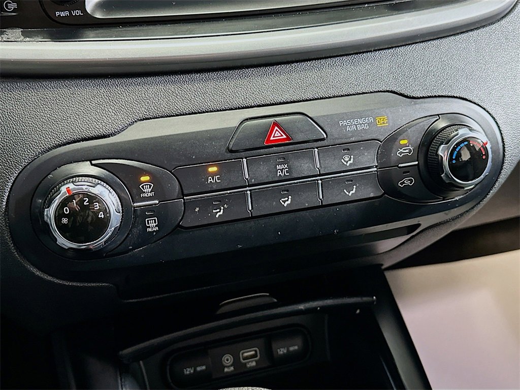 Used 2019 Kia Sorento AWD image 16