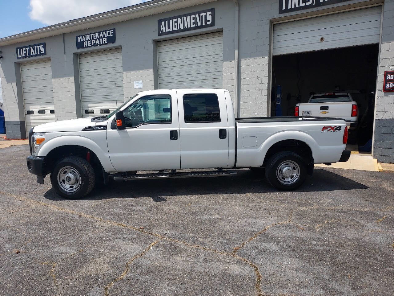 Used 2015 Ford F250 XL w/ Power Equipment Group image 2