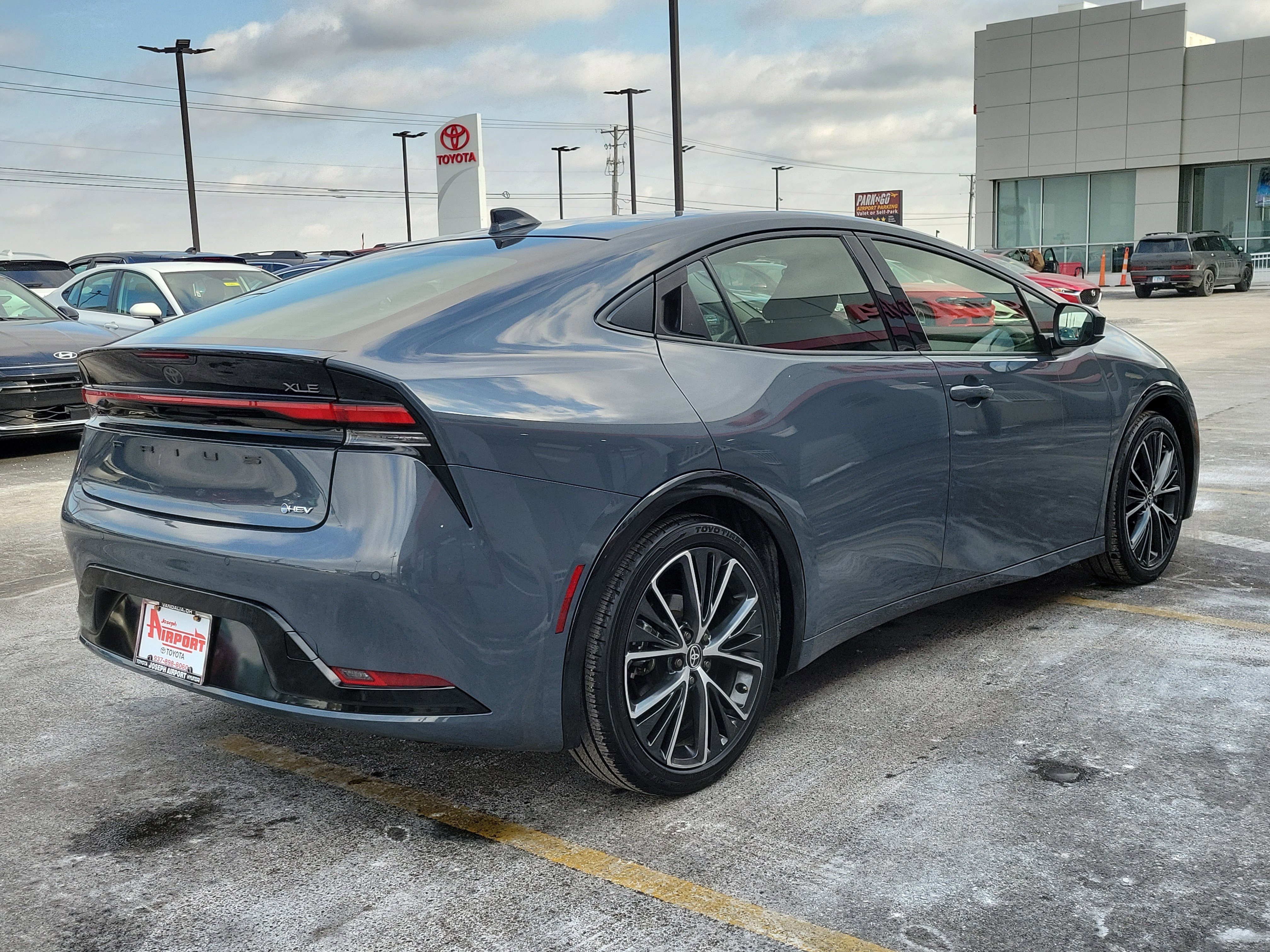 Used 2024 Toyota Prius XLE image 4