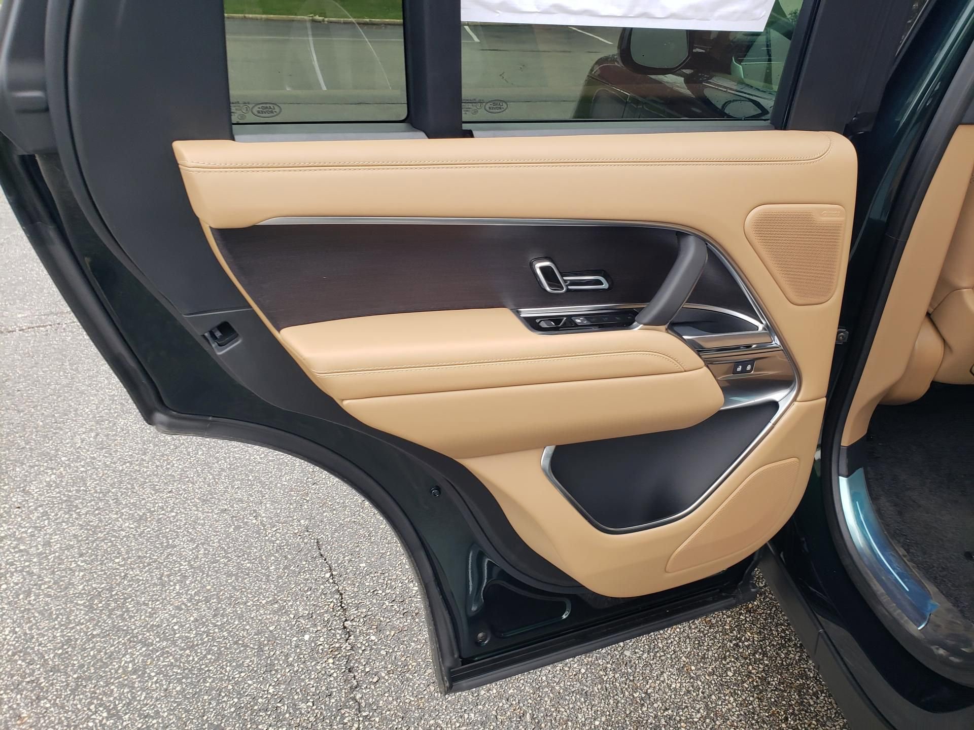 New 2026 Land Rover Range Rover SE image 12