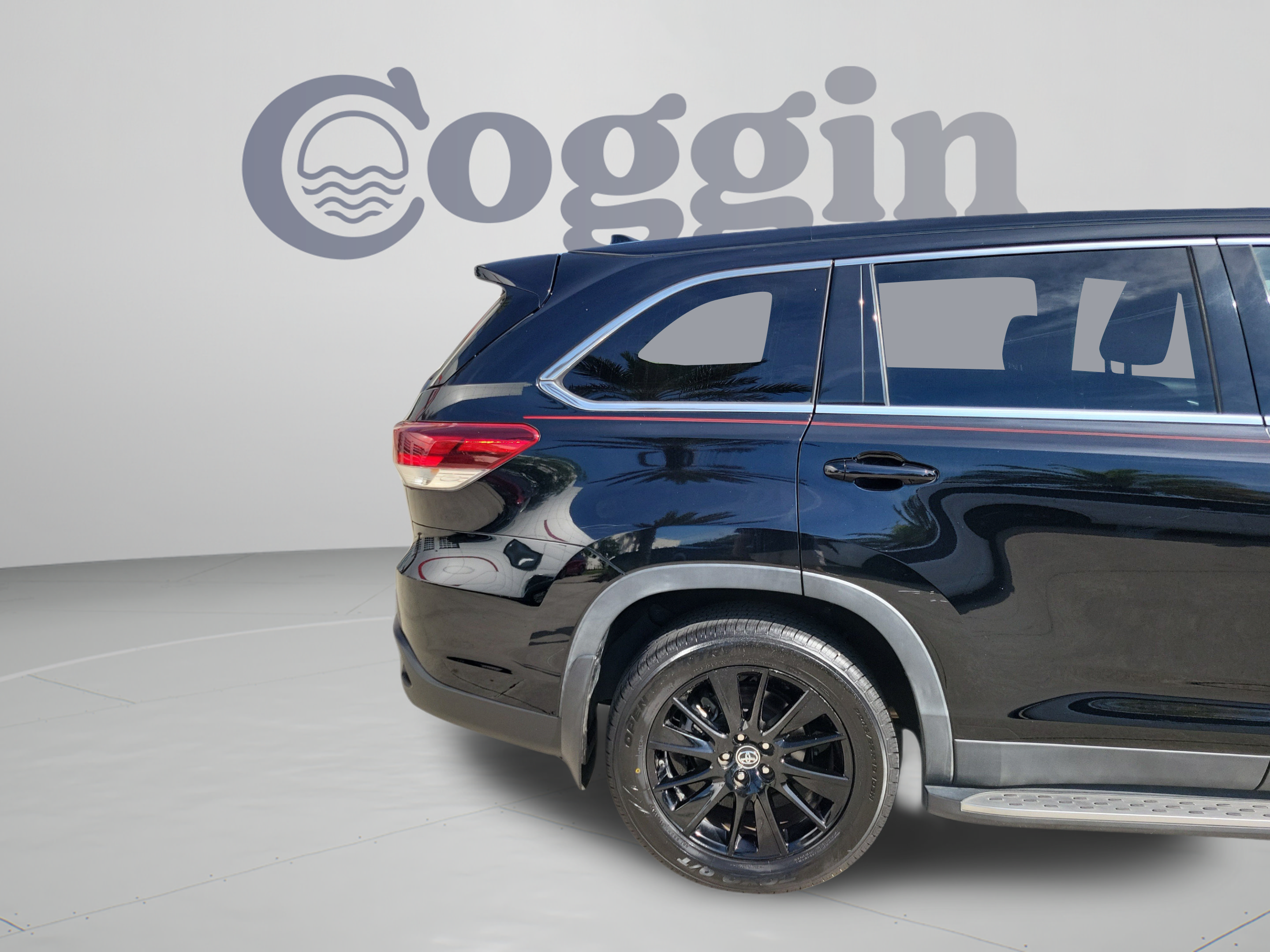 Used 2019 Toyota Highlander SE FWD image 31