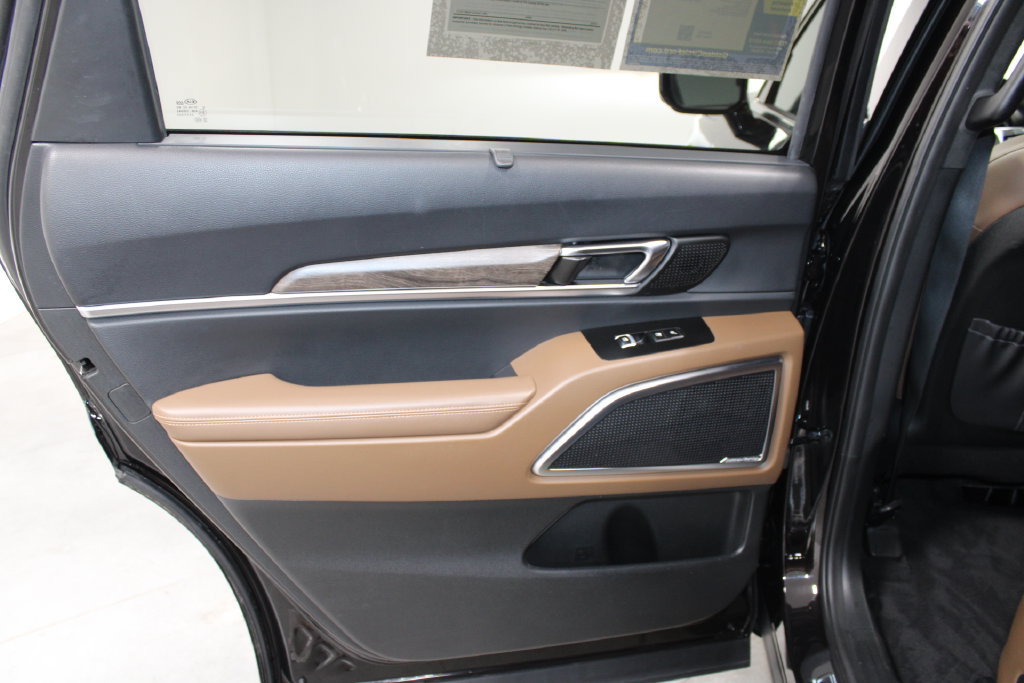 Used 2020 Kia Telluride SX w/ SX Prestige Package AWD/4WD image 19