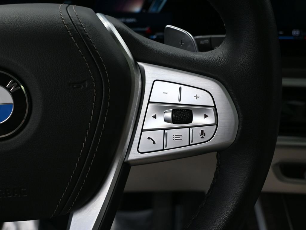 Used 2023 BMW X7 xDrive40i w/ Executive Package image 33