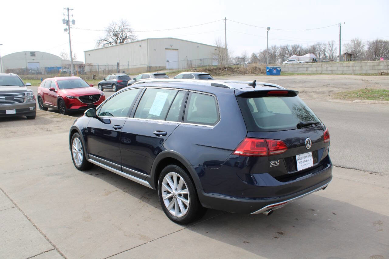 Used 2017 Volkswagen Golf Alltrack S image 8