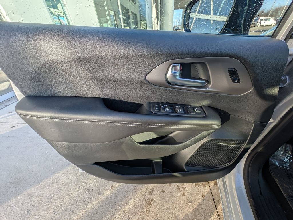 New 2026 Chrysler Pacifica Select image 34