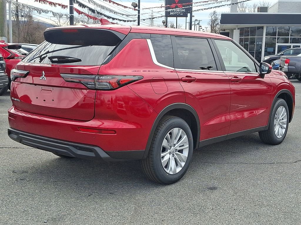 New 2026 Mitsubishi Outlander ES image 4
