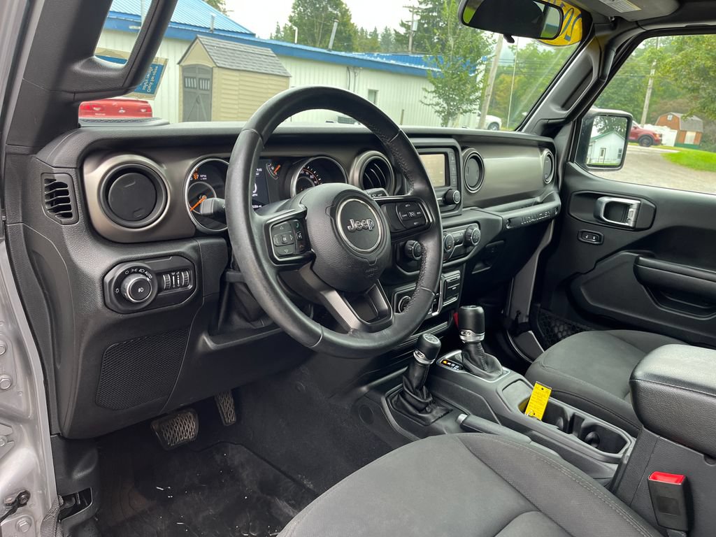 Used 2018 Jeep Wrangler Unlimited Sport S AWD/4WD image 13