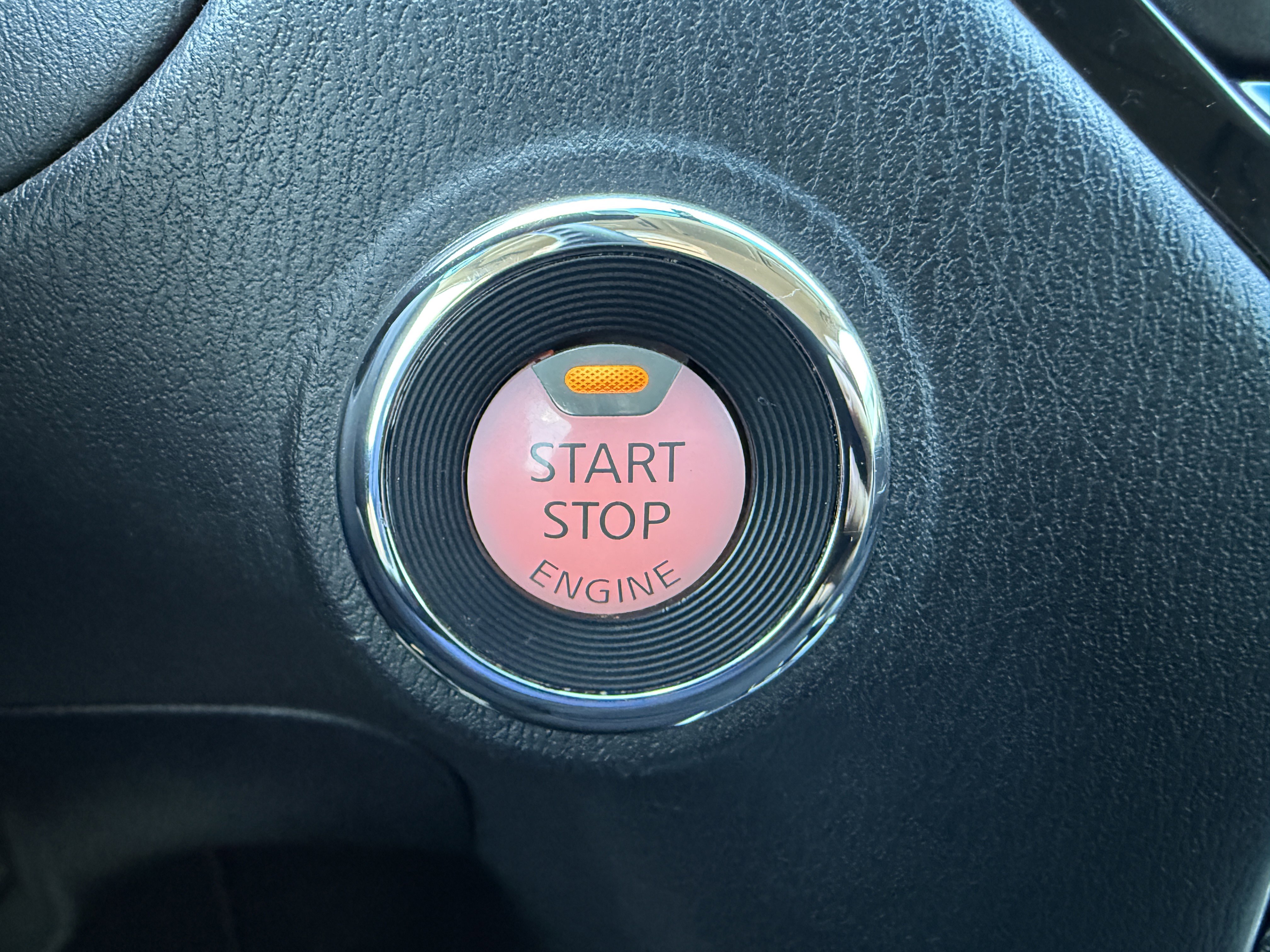 Used 2015 Nissan Pathfinder S image 33