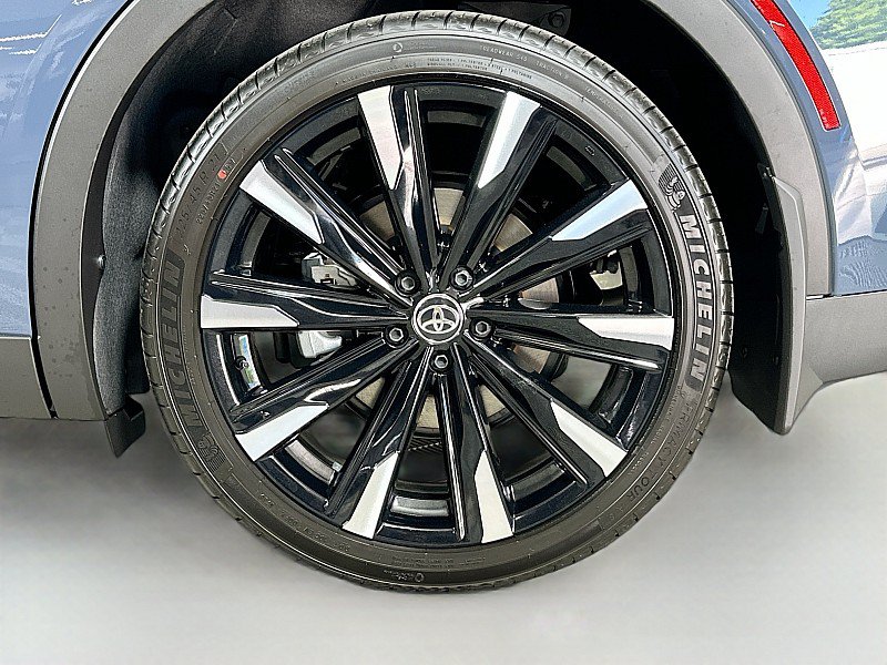New 2026 Toyota Crown Platinum AWD/4WD image 23