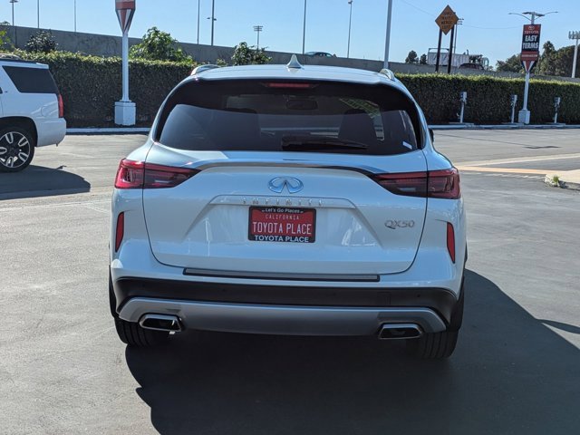 Used 2021 INFINITI QX50 Essential w/ Convenience Package image 9