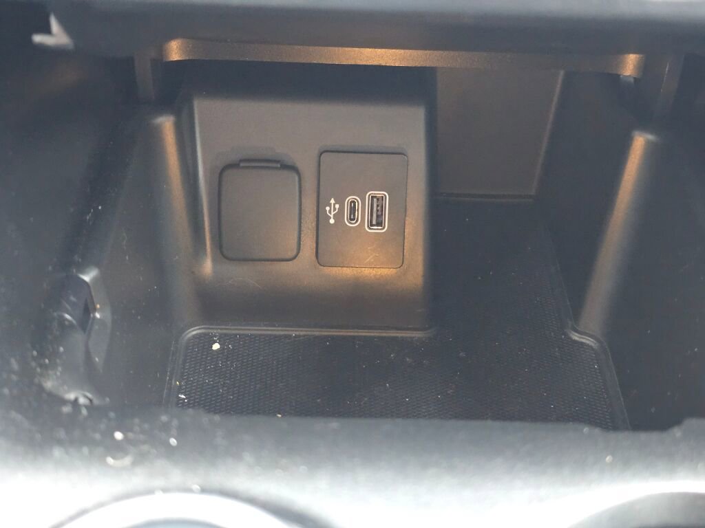 Used 2025 Ford Explorer Active image 28