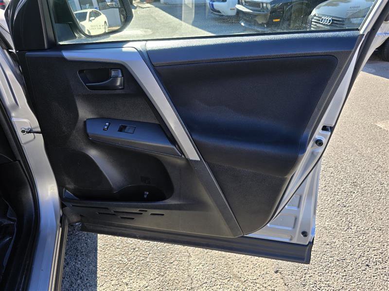 Used 2016 Toyota RAV4 LE image 30