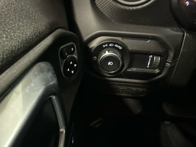 Used 2024 Jeep Wrangler Unlimited Rubicon w/ Dual Top Group AWD/4WD image 29