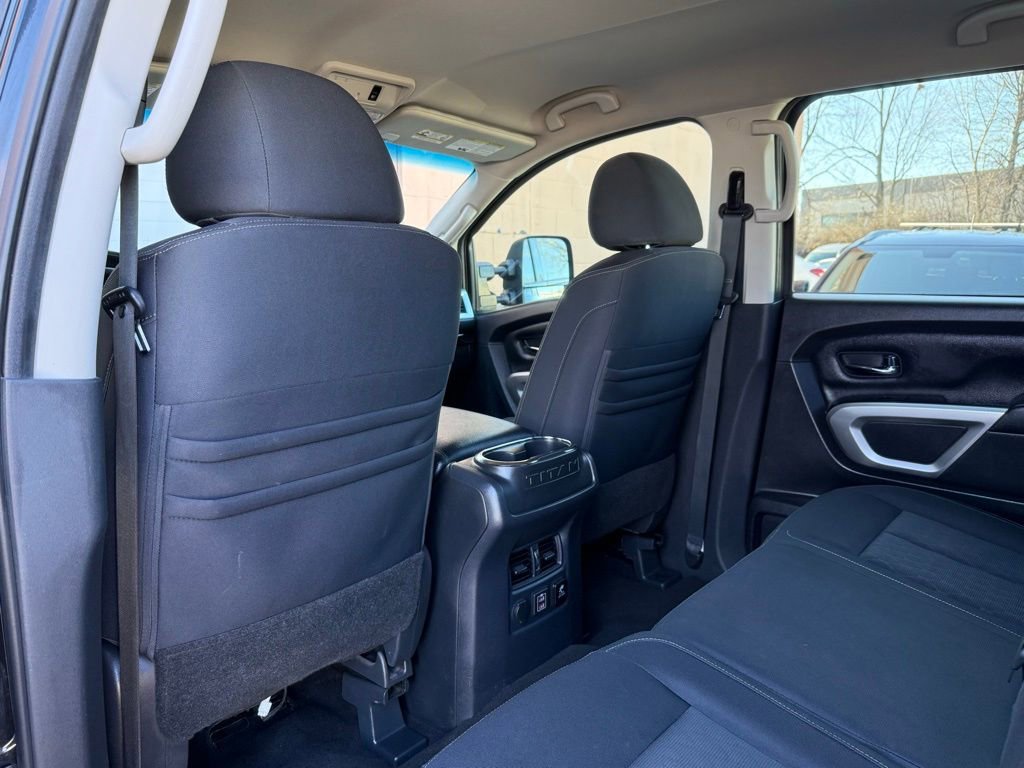 Used 2019 Nissan Titan SV w/ SV Convenience Package image 17