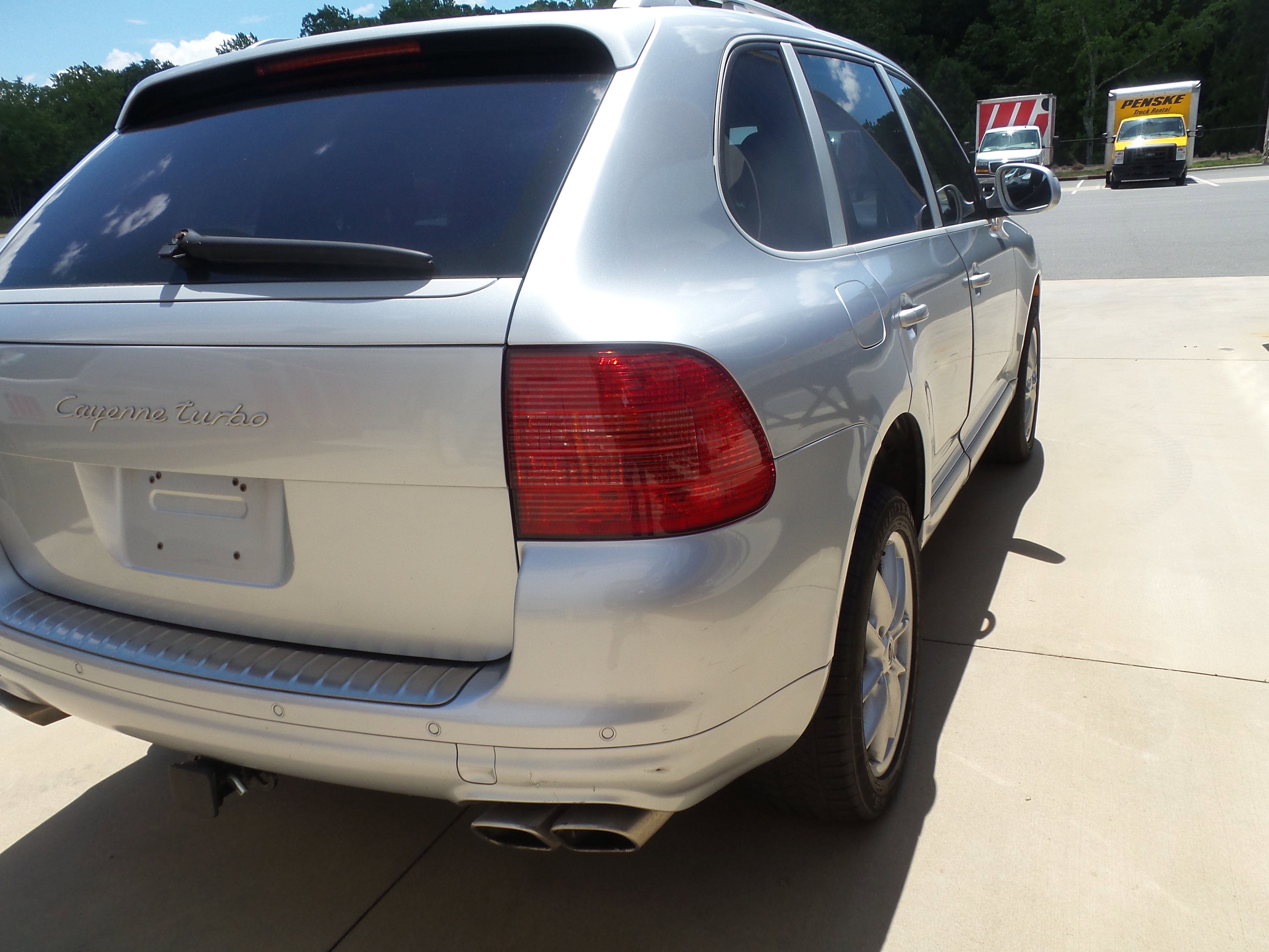 Used 2004 Porsche Cayenne Turbo image 5