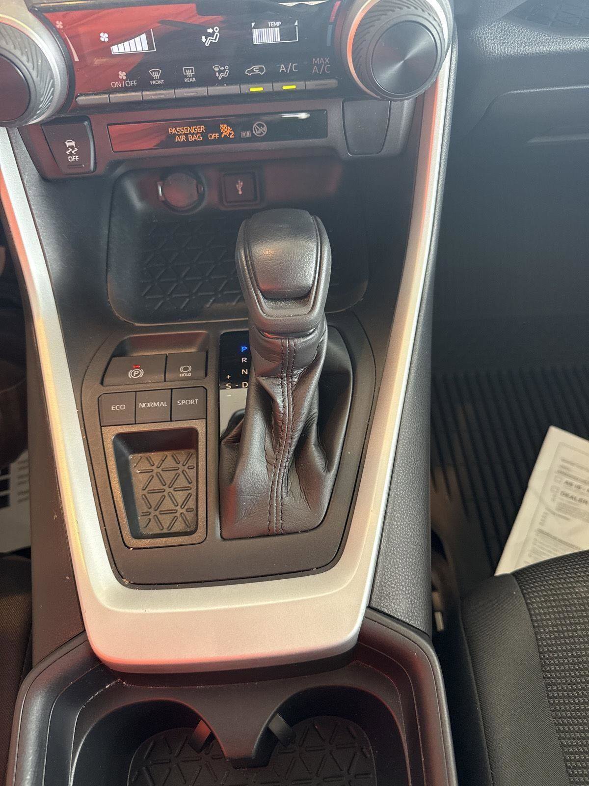 Used 2021 Toyota RAV4 LE image 24