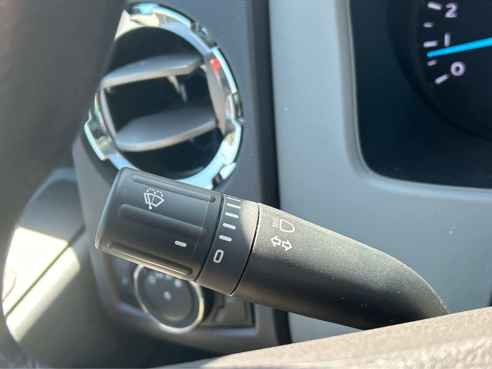 Used 2023 Ford F650 2WD Crew Cab Super Duty image 18