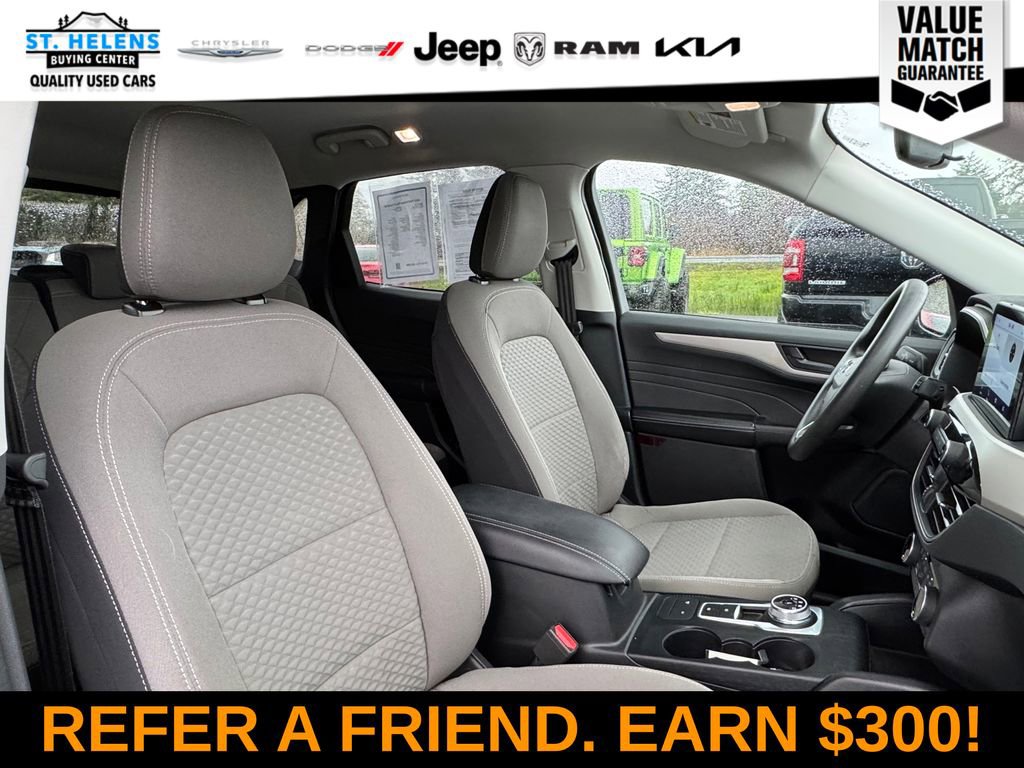 Used 2022 Ford Escape SE image 30