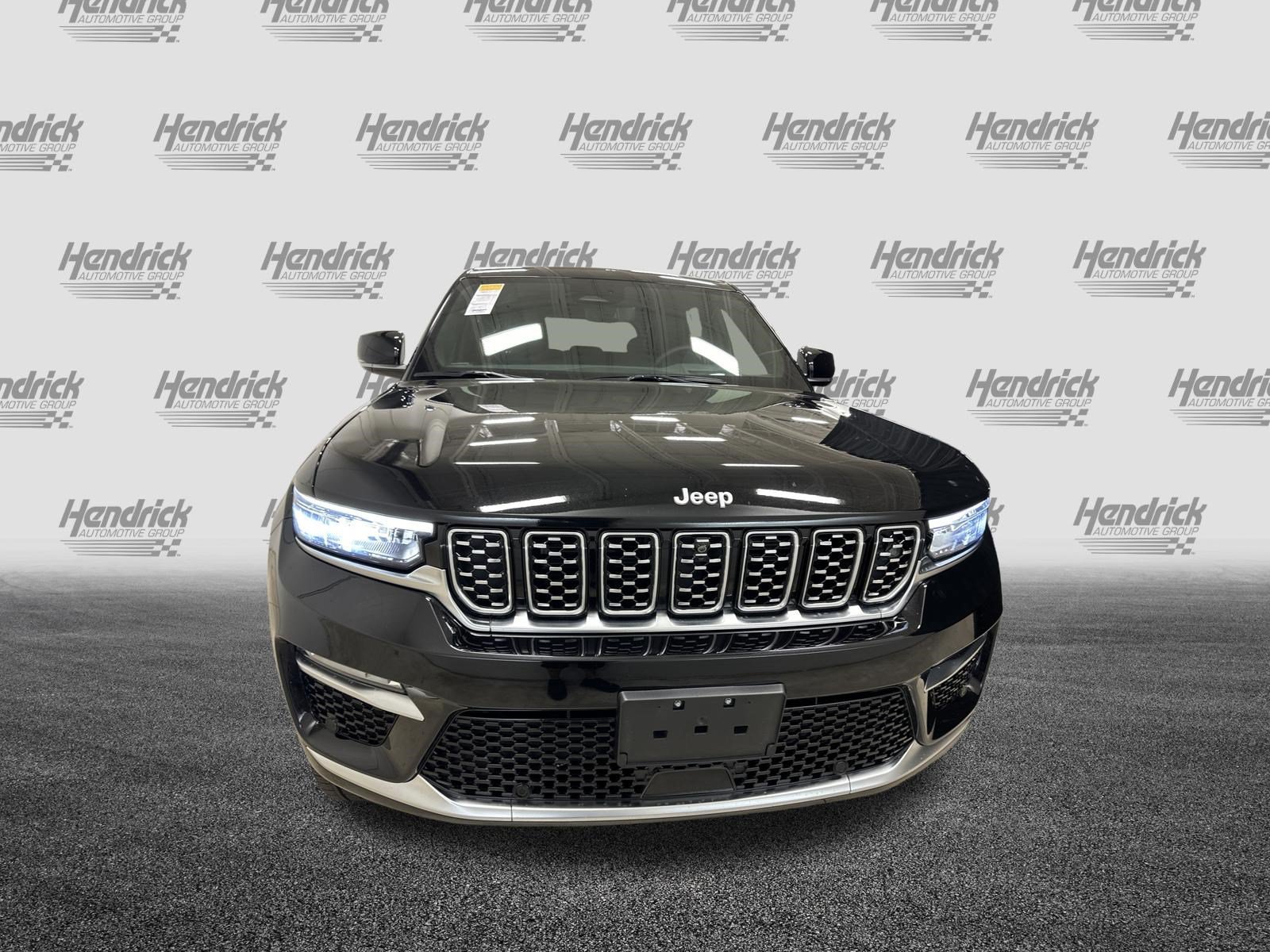 Used 2024 Jeep Grand Cherokee Summit AWD/4WD image 3