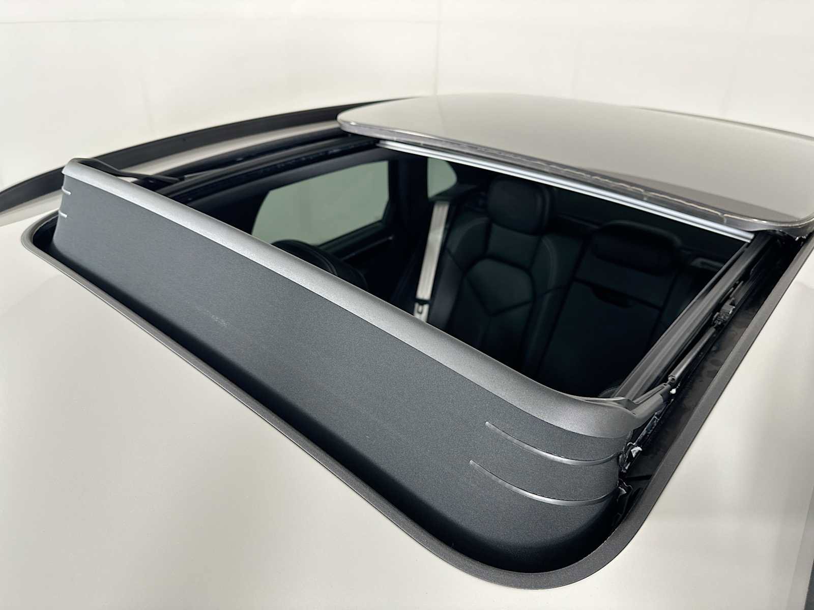 New 2025 Porsche Macan image 22