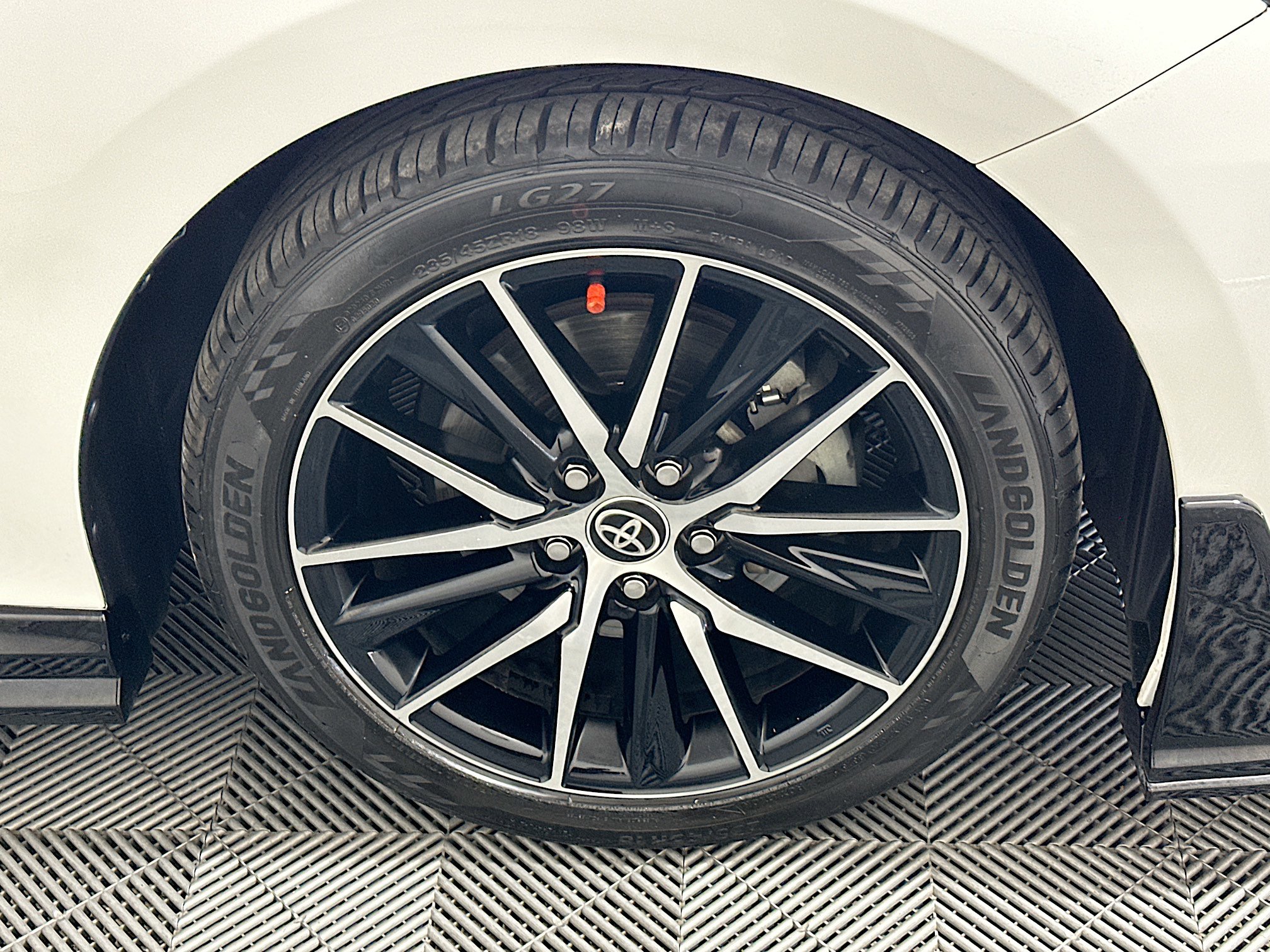 Used 2022 Toyota Camry SE w/ Audio Upgrade Package FWD image 11