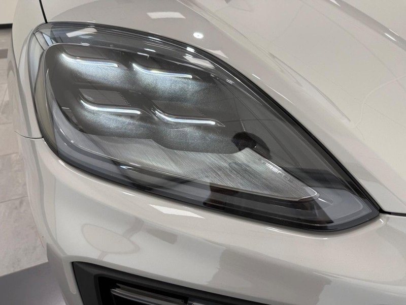 New 2025 Porsche Cayenne E-Hybrid image 11