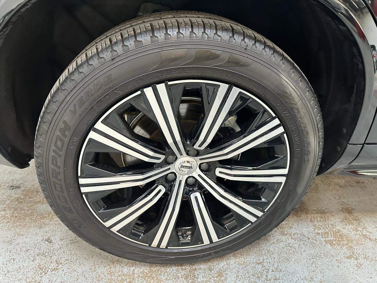 Used 2025 Volvo XC90 B5 Core w/ Protection Package Premier image 26