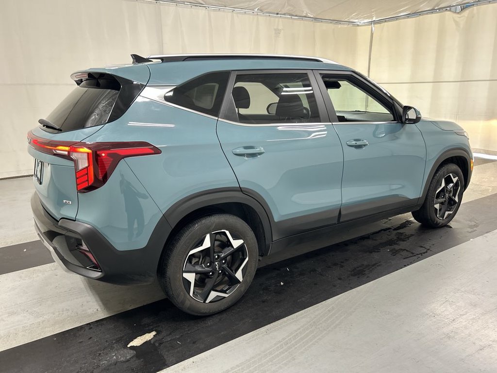Used 2024 Kia Seltos EX AWD/4WD image 2