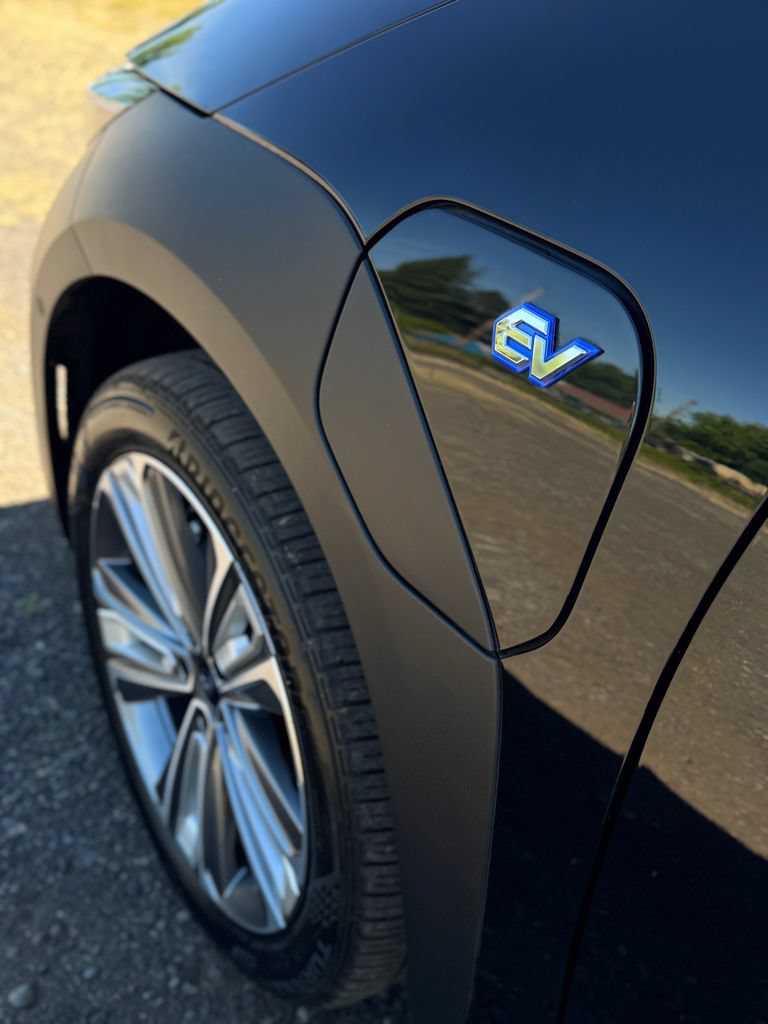 Used 2023 Subaru Solterra AWD image 37