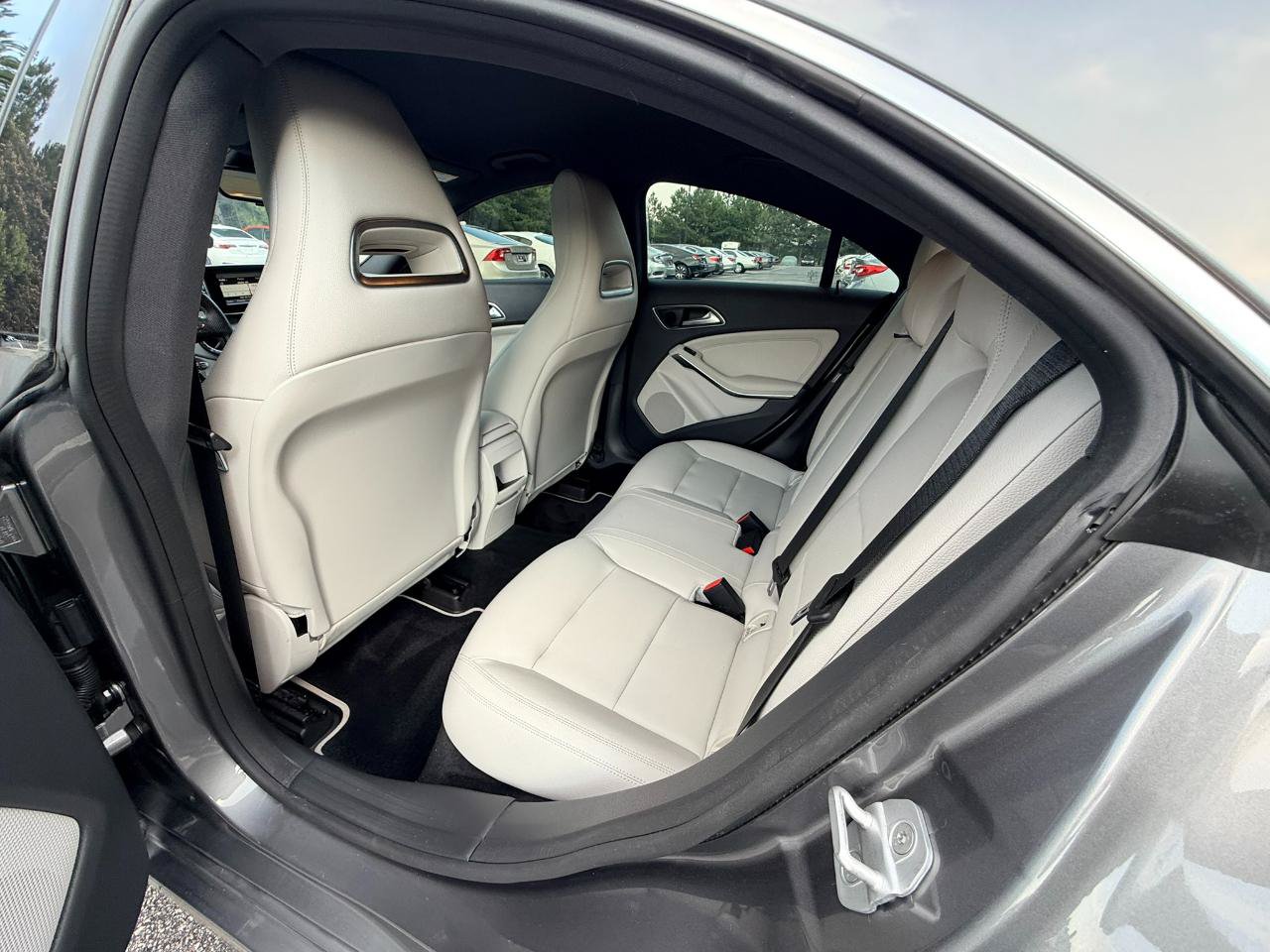 Used 2014 Mercedes-Benz CLA 250 image 11