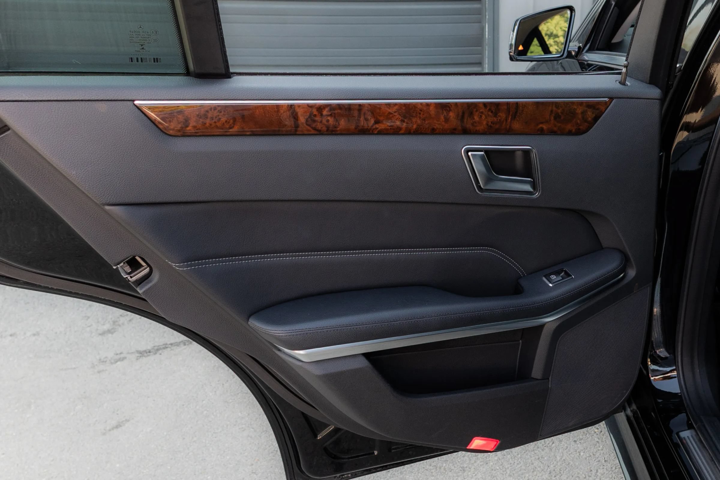 Used 2014 Mercedes-Benz E 350 4MATIC Sedan image 29