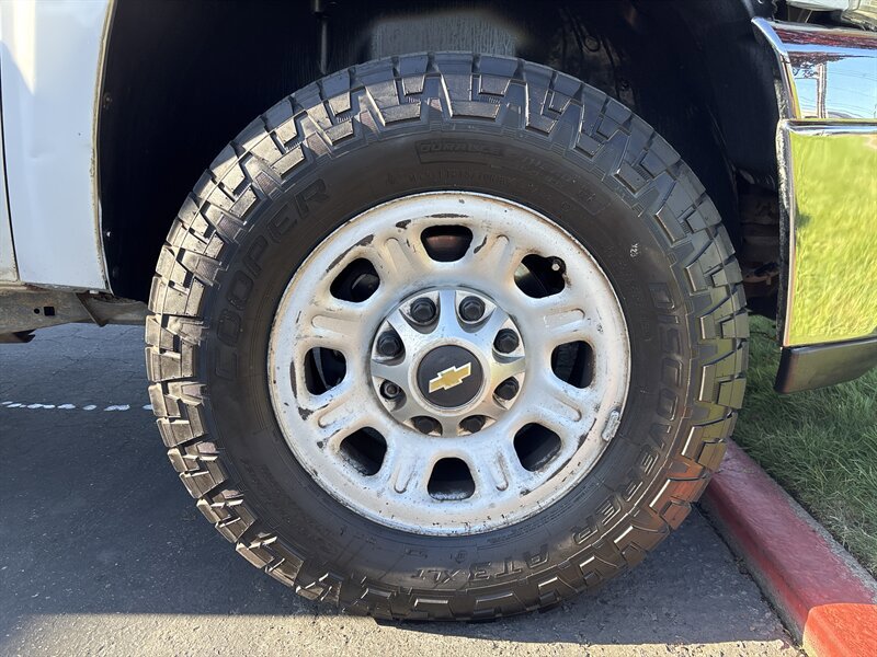 Used 2011 Chevrolet Silverado 3500 W/T AWD/4WD image 15