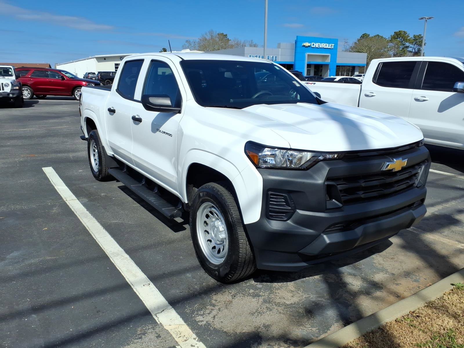 Used 2025 Chevrolet Colorado W/T AWD/4WD image 3
