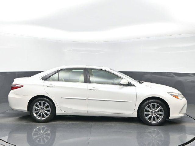 Used 2017 Toyota Camry XLE w/ Moonroof Package FWD image 7
