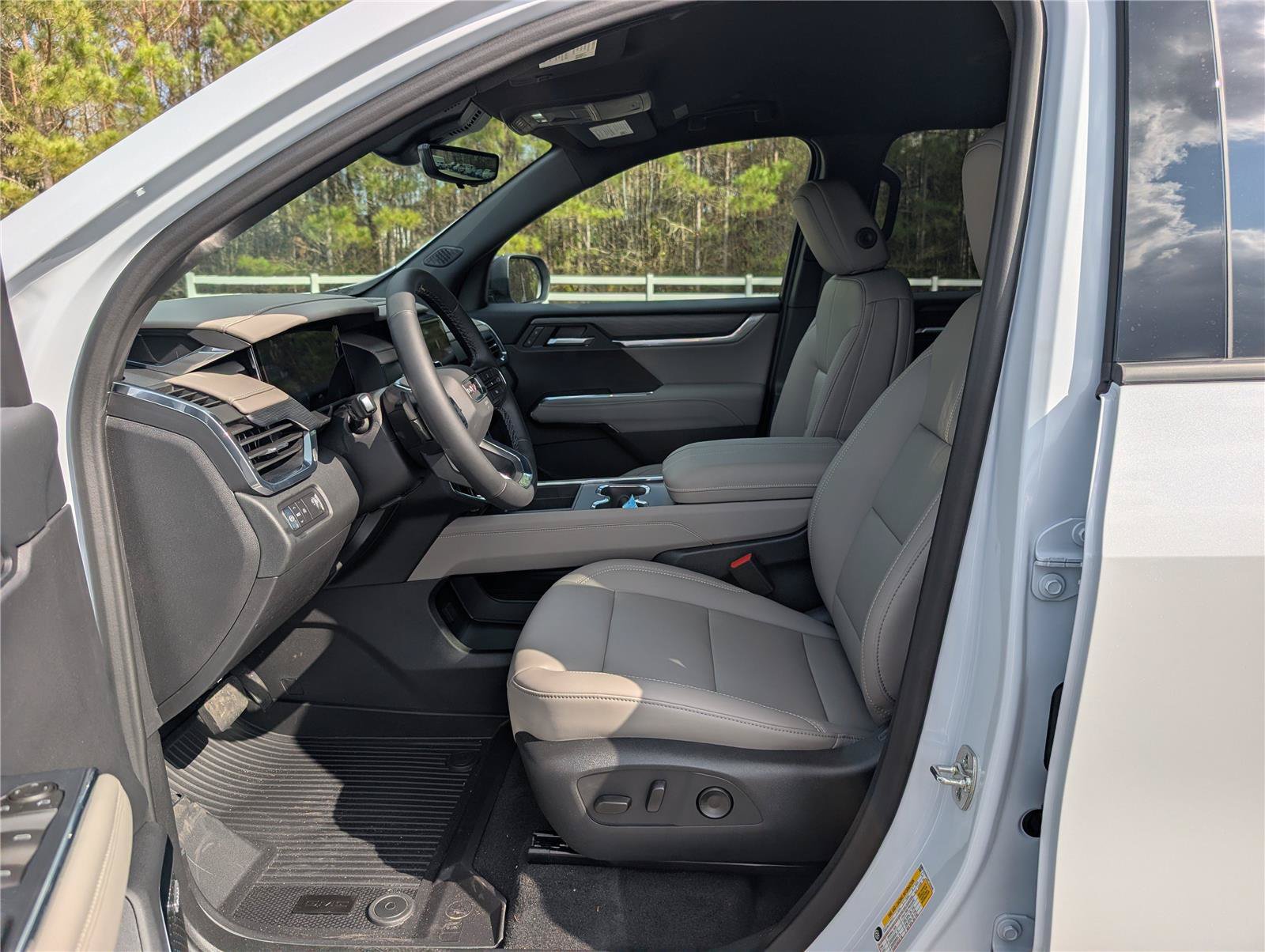 New 2026 GMC Acadia Elevation w/ Elevation Premium Package FWD image 12