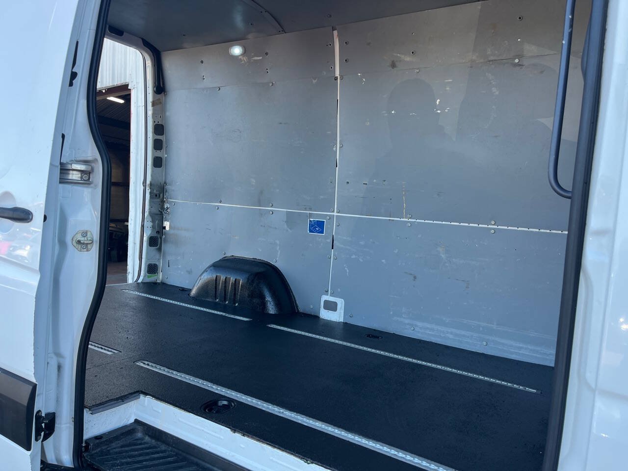 Used 2010 Freightliner Sprinter 2500 RWD image 14