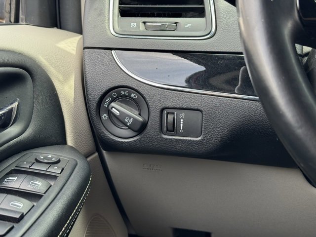 Used 2019 Dodge Grand Caravan SXT image 22