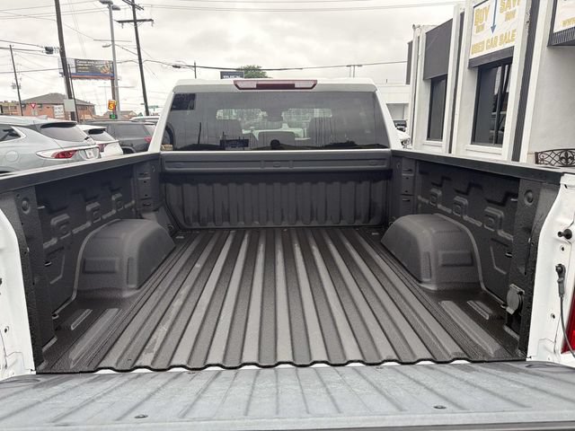 Used 2024 Chevrolet Silverado 1500 LT RWD image 10