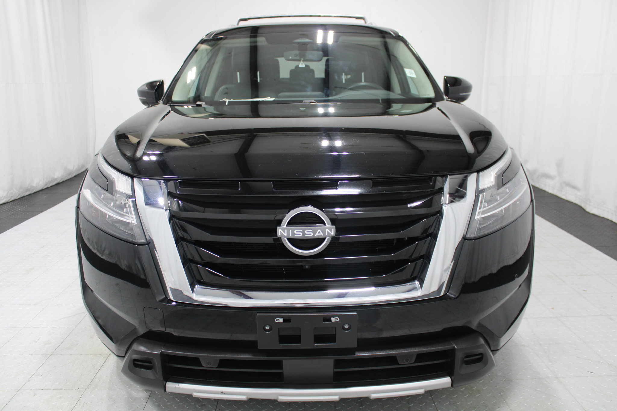 Used 2024 Nissan Pathfinder SL w/ Cargo Package AWD/4WD image 3