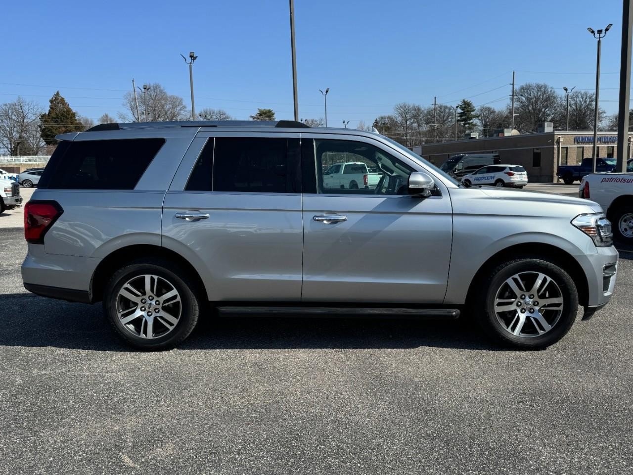 Certified 2024 Ford Expedition Limited image 2