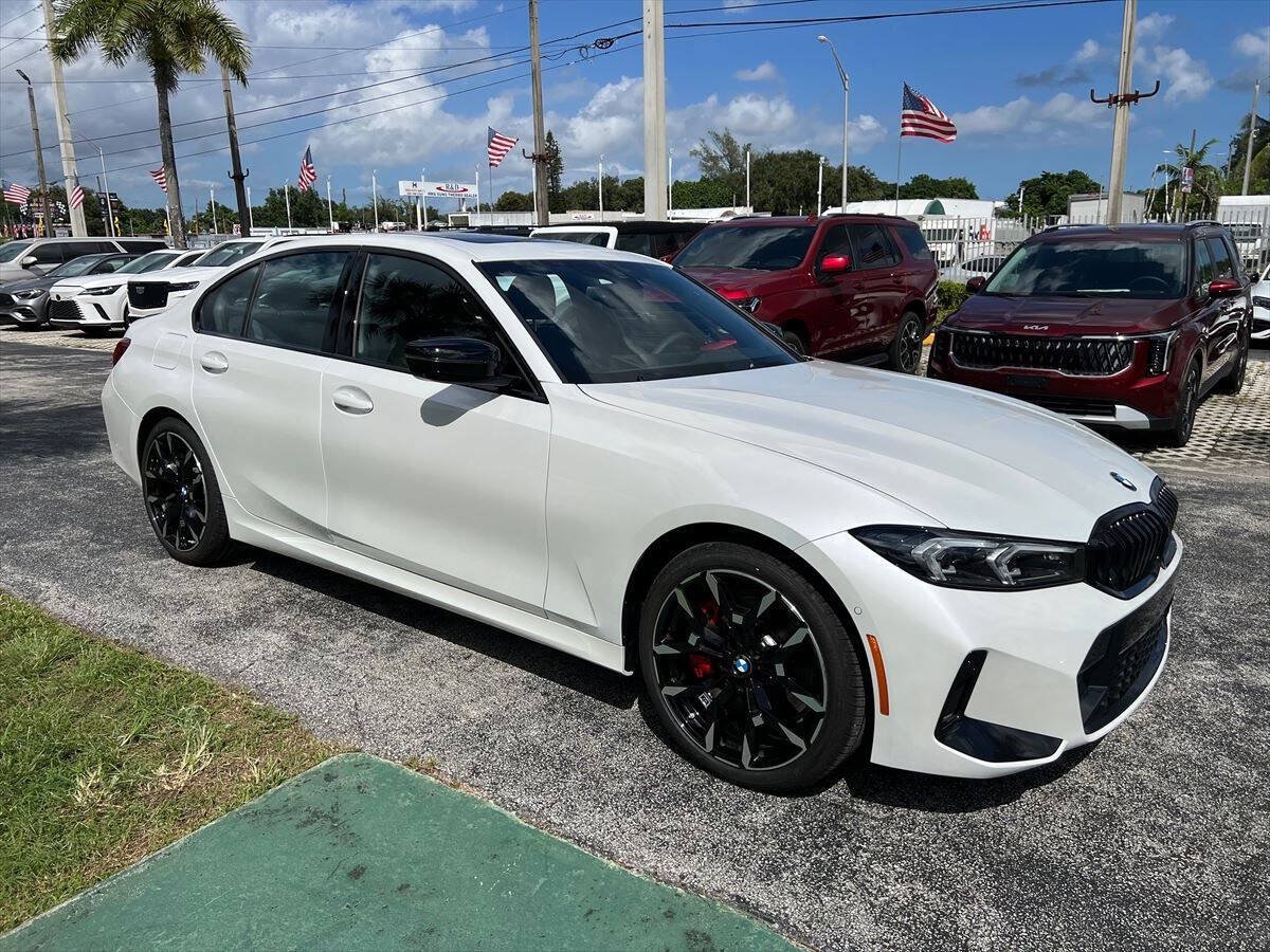 Used 2026 BMW 330i xDrive Sedan w/ M Sport Package AWD/4WD image 4